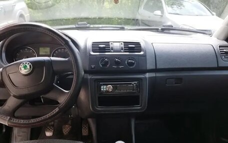 Skoda Fabia II, 2011 год, 600 000 рублей, 11 фотография