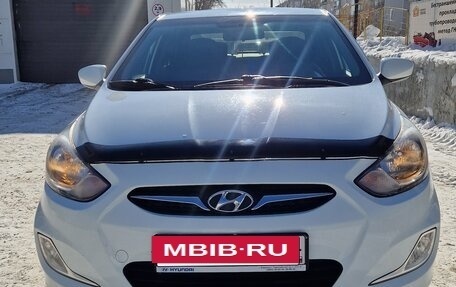 Hyundai Solaris II рестайлинг, 2013 год, 950 000 рублей, 4 фотография