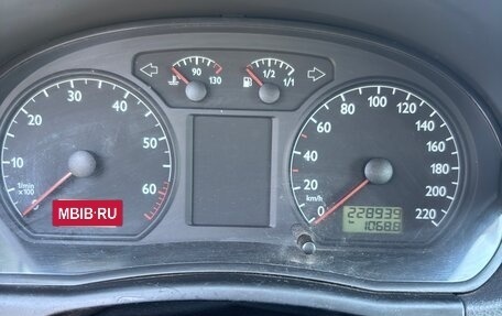 Volkswagen Polo IV рестайлинг, 2002 год, 200 000 рублей, 8 фотография