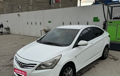 Hyundai Solaris II рестайлинг, 2016 год, 820 000 рублей, 3 фотография