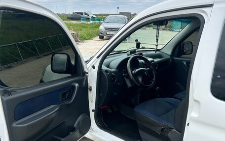 Peugeot Partner II рестайлинг 2, 2005 год, 270 000 рублей, 14 фотография