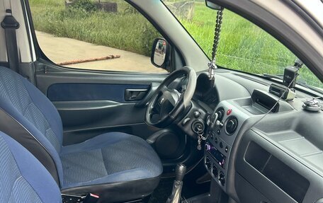 Peugeot Partner II рестайлинг 2, 2005 год, 270 000 рублей, 11 фотография