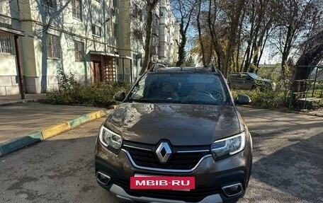 Renault Sandero II рестайлинг, 2018 год, 1 200 000 рублей, 2 фотография