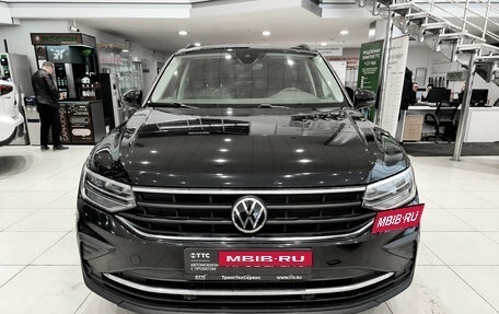 Volkswagen Tiguan II, 2021 год, 3 050 000 рублей, 2 фотография
