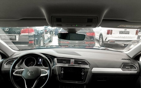 Volkswagen Tiguan II, 2021 год, 3 050 000 рублей, 17 фотография