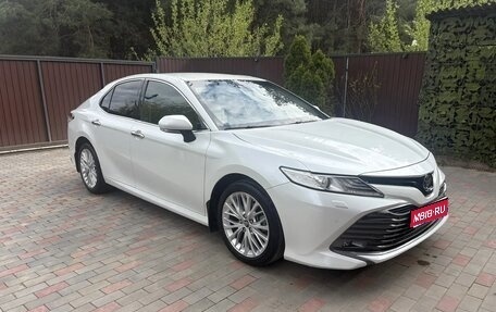 Toyota Camry, 2018 год, 3 100 000 рублей, 1 фотография