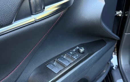 Toyota Camry, 2021 год, 3 550 000 рублей, 10 фотография