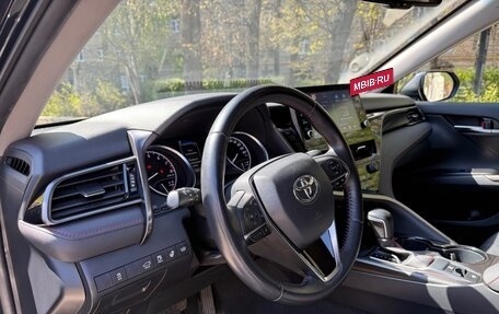 Toyota Camry, 2021 год, 3 550 000 рублей, 8 фотография
