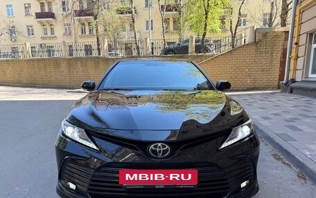 Toyota Camry, 2021 год, 3 550 000 рублей, 6 фотография
