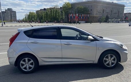 Hyundai Solaris II рестайлинг, 2012 год, 648 000 рублей, 2 фотография