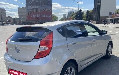 Hyundai Solaris II рестайлинг, 2012 год, 648 000 рублей, 3 фотография
