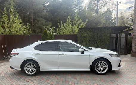 Toyota Camry, 2018 год, 3 100 000 рублей, 2 фотография