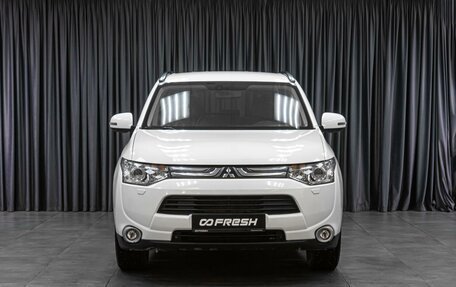 Mitsubishi Outlander III рестайлинг 3, 2013 год, 1 599 000 рублей, 3 фотография