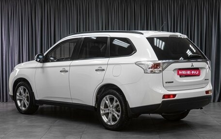 Mitsubishi Outlander III рестайлинг 3, 2013 год, 1 599 000 рублей, 2 фотография