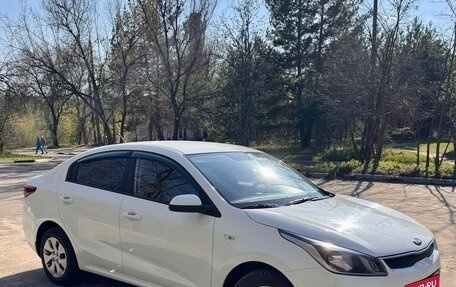 KIA Rio IV, 2018 год, 1 400 000 рублей, 4 фотография
