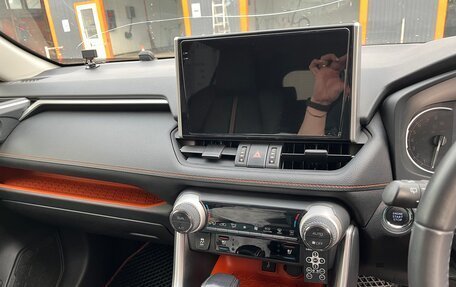 Toyota RAV4, 2020 год, 3 500 000 рублей, 6 фотография