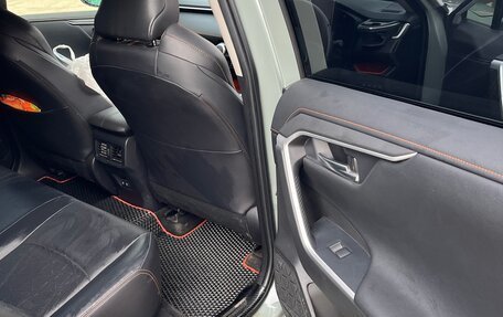 Toyota RAV4, 2020 год, 3 500 000 рублей, 3 фотография