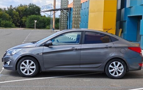Hyundai Solaris II рестайлинг, 2016 год, 823 000 рублей, 3 фотография