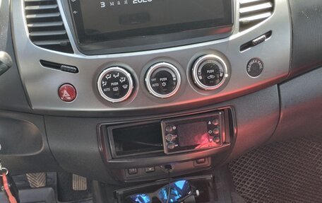Mitsubishi L200 IV рестайлинг, 2014 год, 1 550 000 рублей, 3 фотография