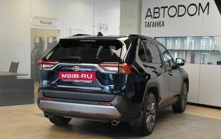 Toyota RAV4, 2020 год, 3 290 000 рублей, 7 фотография