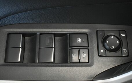 Toyota RAV4, 2020 год, 3 290 000 рублей, 13 фотография