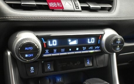 Toyota RAV4, 2020 год, 3 290 000 рублей, 18 фотография