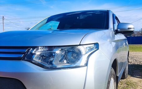 Mitsubishi Outlander III рестайлинг 3, 2013 год, 1 600 000 рублей, 1 фотография