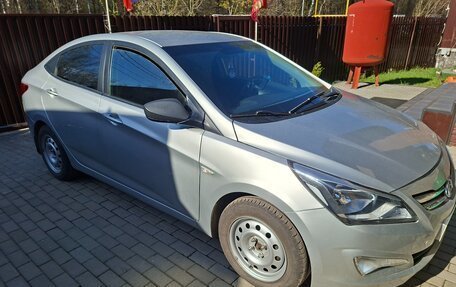 Hyundai Solaris II рестайлинг, 2016 год, 950 000 рублей, 4 фотография