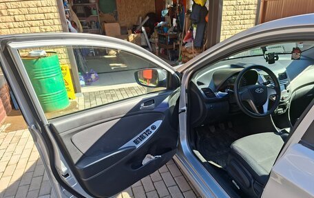 Hyundai Solaris II рестайлинг, 2016 год, 950 000 рублей, 11 фотография