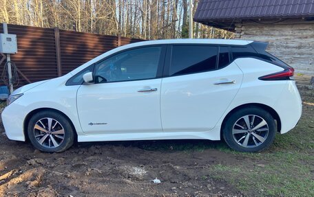 Nissan Leaf II, 2018 год, 1 523 000 рублей, 4 фотография