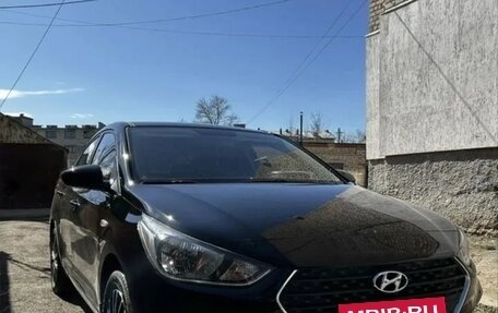 Hyundai Solaris II рестайлинг, 2017 год, 1 250 000 рублей, 2 фотография