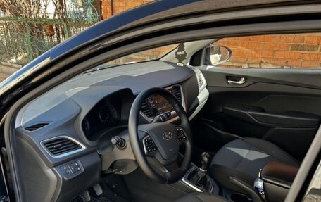 Hyundai Solaris II рестайлинг, 2017 год, 1 250 000 рублей, 7 фотография