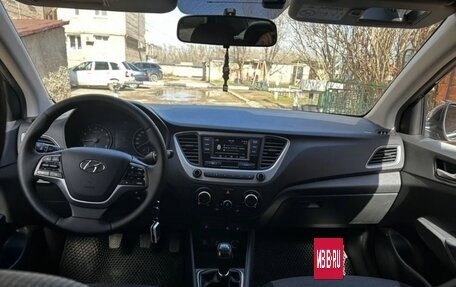 Hyundai Solaris II рестайлинг, 2017 год, 1 250 000 рублей, 10 фотография