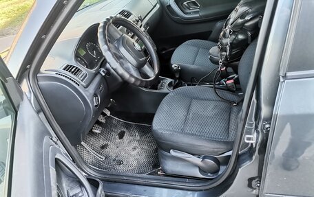Skoda Fabia II, 2010 год, 400 000 рублей, 10 фотография
