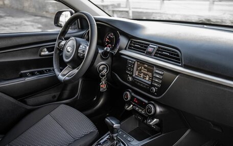KIA Rio IV, 2019 год, 1 548 000 рублей, 31 фотография