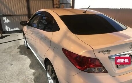 Hyundai Solaris II рестайлинг, 2012 год, 910 000 рублей, 4 фотография