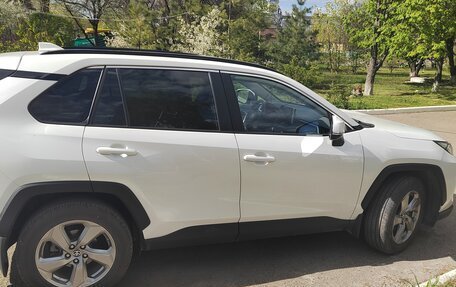 Toyota RAV4, 2019 год, 3 200 000 рублей, 6 фотография