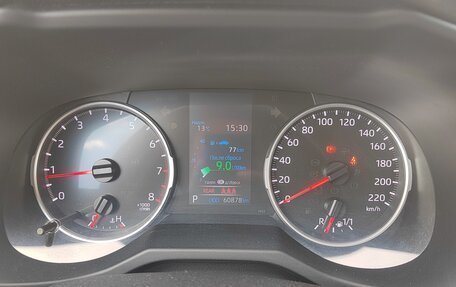 Toyota RAV4, 2019 год, 3 200 000 рублей, 13 фотография