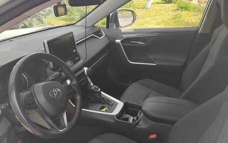 Toyota RAV4, 2019 год, 3 200 000 рублей, 11 фотография