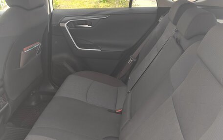 Toyota RAV4, 2019 год, 3 200 000 рублей, 10 фотография