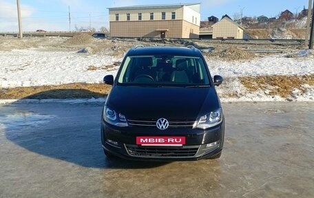 Volkswagen Sharan II, 2013 год, 1 250 000 рублей, 2 фотография