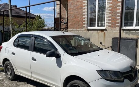 Renault Logan II, 2017 год, 450 000 рублей, 4 фотография