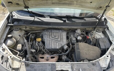 Renault Logan II, 2017 год, 450 000 рублей, 12 фотография