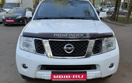 Nissan Pathfinder, 2013 год, 2 200 000 рублей, 1 фотография