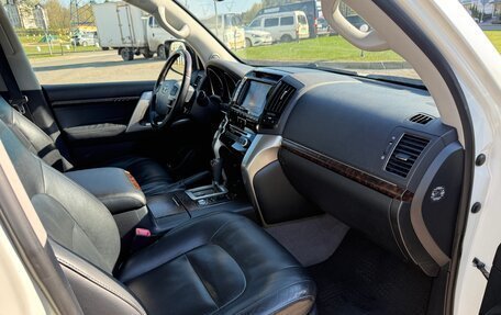 Toyota Land Cruiser 200, 2014 год, 3 882 000 рублей, 23 фотография