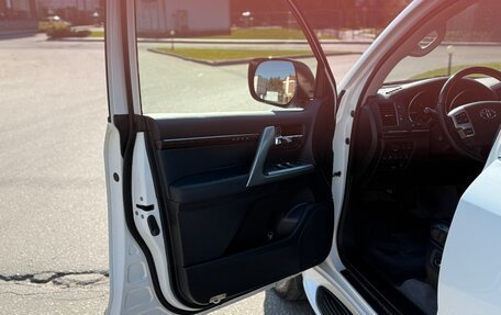 Toyota Land Cruiser 200, 2014 год, 3 882 000 рублей, 21 фотография
