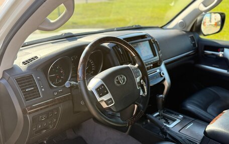 Toyota Land Cruiser 200, 2014 год, 3 882 000 рублей, 20 фотография