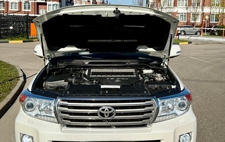 Toyota Land Cruiser 200, 2014 год, 3 882 000 рублей, 28 фотография