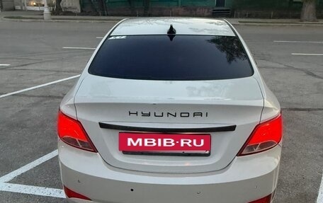 Hyundai Solaris II рестайлинг, 2014 год, 1 250 000 рублей, 33 фотография
