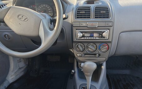 Hyundai Accent II, 2004 год, 300 000 рублей, 9 фотография